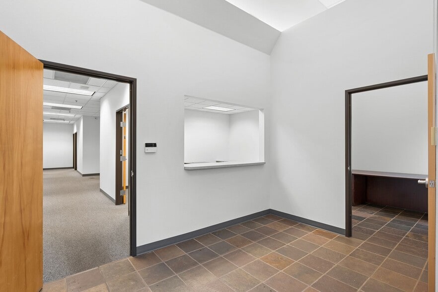 More Photos Of 5070 NE 59th Ave, Hillsboro Warehouse For Lease