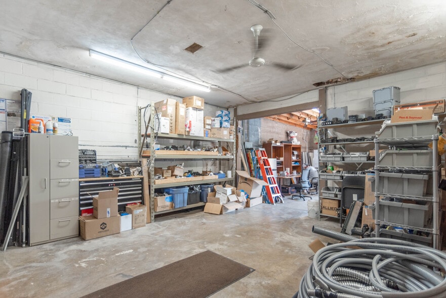More Photos Of 3659 W 10th St, Indianapolis Freestanding For Sale