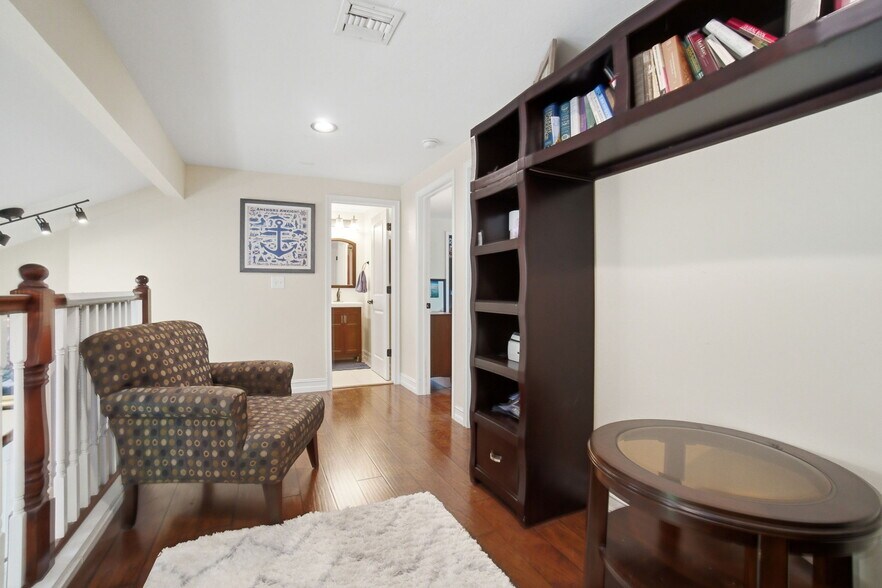 More Photos Of 4120 3rd Ave NW, Naples Apartments For Sale