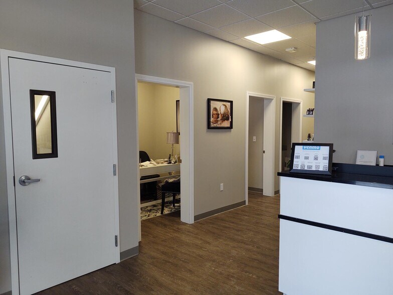 More Photos Of 6 Mohawk Dr, Londonderry Medical For Sale