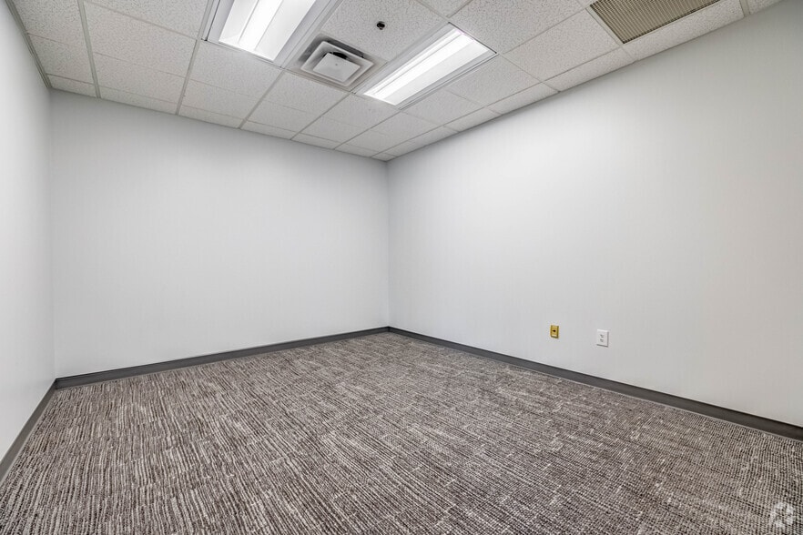 More Photos Of 10083-10095 International Blvd, Cincinnati Warehouse For Lease