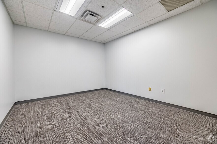 More Photos Of 10083-10095 International Blvd, Cincinnati Warehouse For Lease