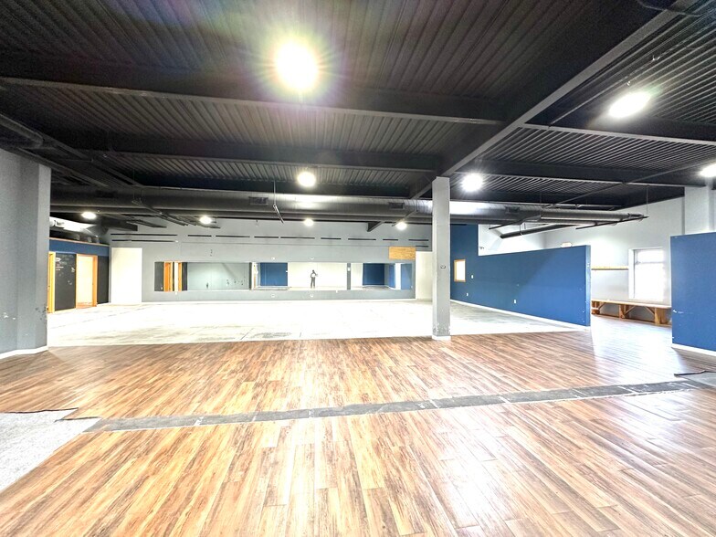 More Photos Of 14785 W 101st Ave, Dyer Medical For Lease