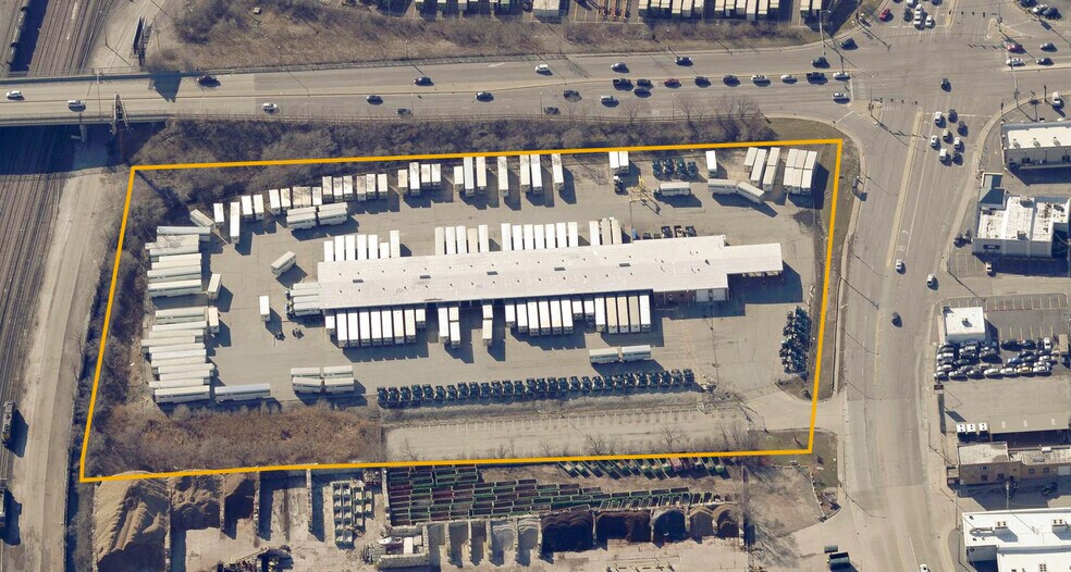 Primary Photo Of 4000 W Lake St, Melrose Park Truck Terminal For Lease
