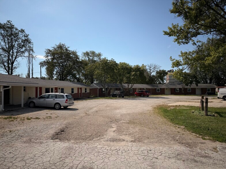 More Photos Of 108 Pearl St, Bedford Hotel For Sale