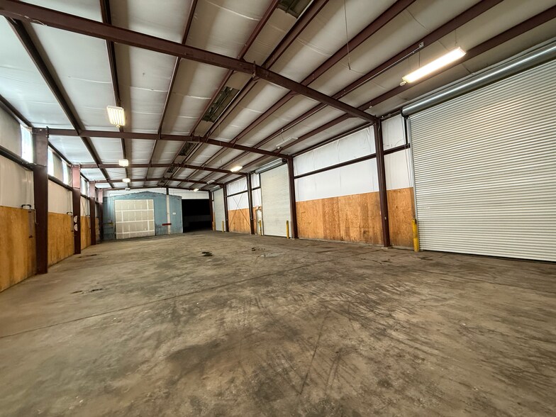 More Photos Of 2242 Hoover Ave, Modesto Warehouse For Lease