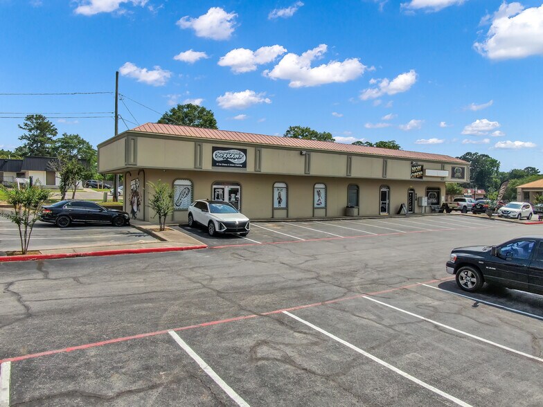 More Photos Of 2001-2017 Frazier St, Conroe Unknown For Sale