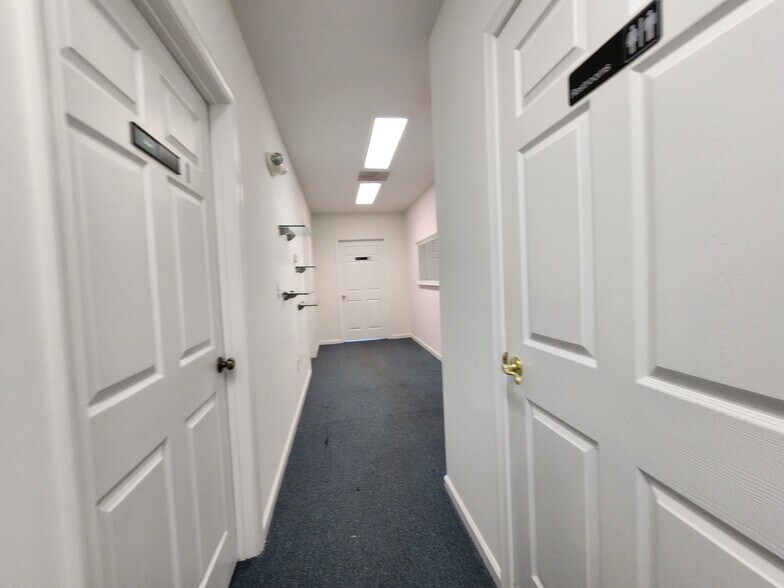 More Photos Of 722 Grant St, Herndon Medical For Sale