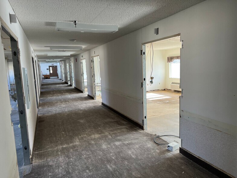 More Photos Of 1110 W 11th St, Concordia Apartments For Sale