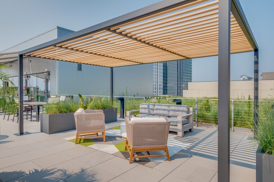 More Photos Of 4500 East West Hwy, Bethesda Office For Lease