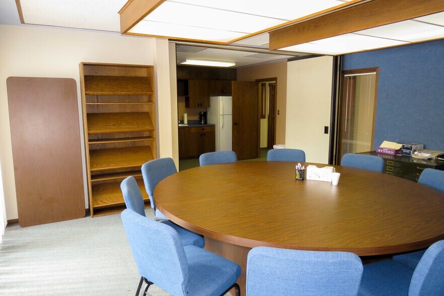 More Photos Of 1245 S Fabrique Dr, Wichita Flex For Sale