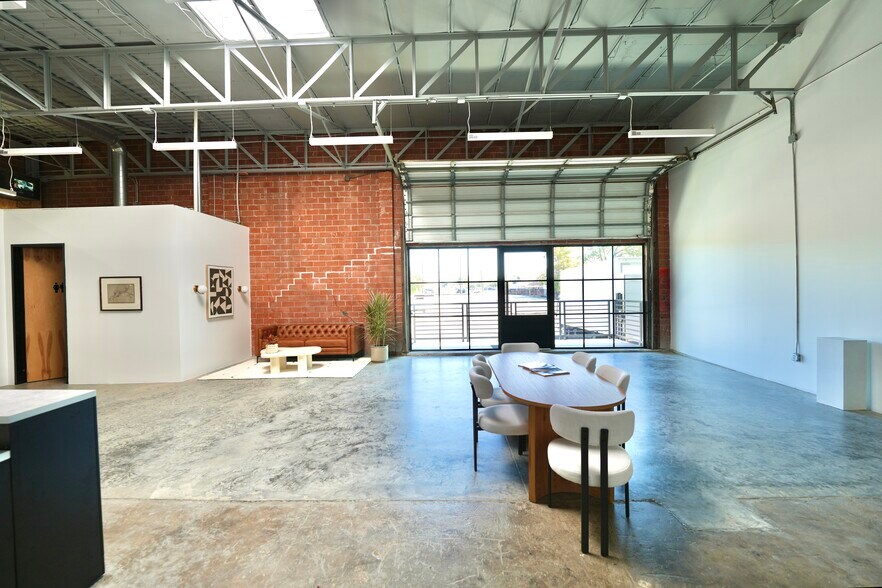 More Photos Of 1110 Henderson St, Houston Warehouse For Lease