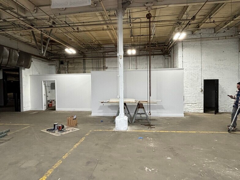 More Photos Of 1014-1054 N Kolmar Ave, Chicago Warehouse For Lease