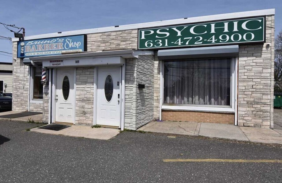 More Photos Of 317 Union Ave, Holbrook Freestanding For Sale