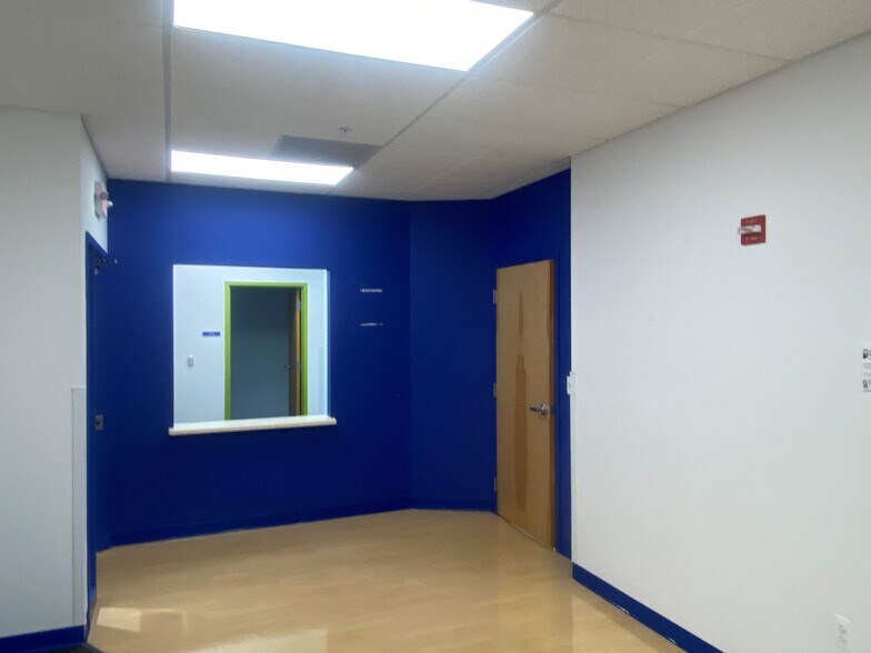 More Photos Of 42700 Garfield Rd, Clinton Township Medical For Lease