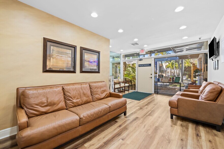 More Photos Of 100 SE 15th Ave, Fort Lauderdale Medical For Lease