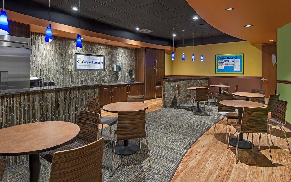 More Photos Of 2110 Executive Hills Ct, Auburn Hills Research And Development For Lease