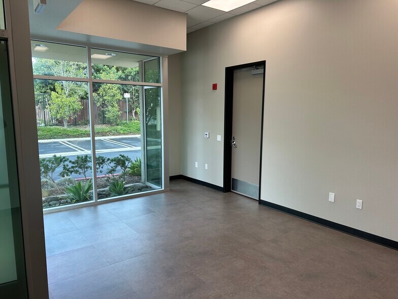 More Photos Of 1243 Flynn Rd, Camarillo Warehouse For Sale