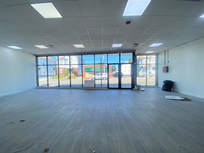 More Photos Of 22 Rolfe Sq, Cranston Office For Lease