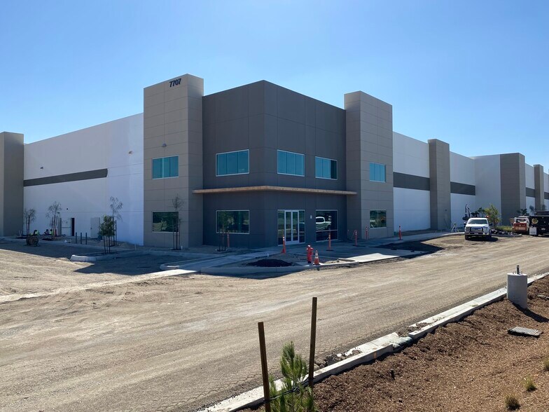 More Photos Of 7707 Paseo de la Fuente, San Diego Warehouse For Lease