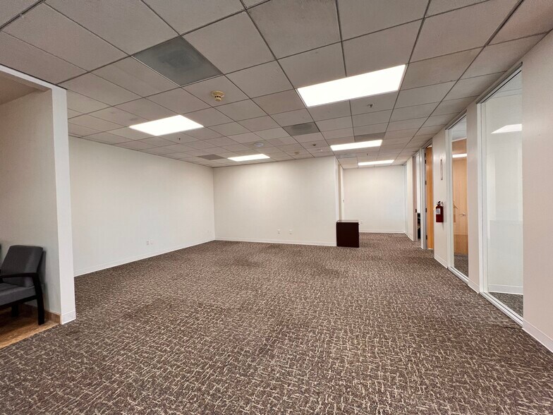More Photos Of 600 N Brand Blvd, Glendale Medical For Lease