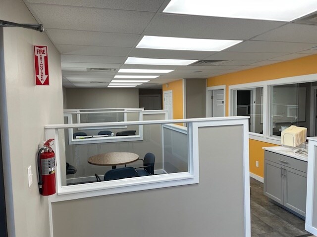 More Photos Of 2700 N Belt Hwy, Saint Joseph Office For Sale