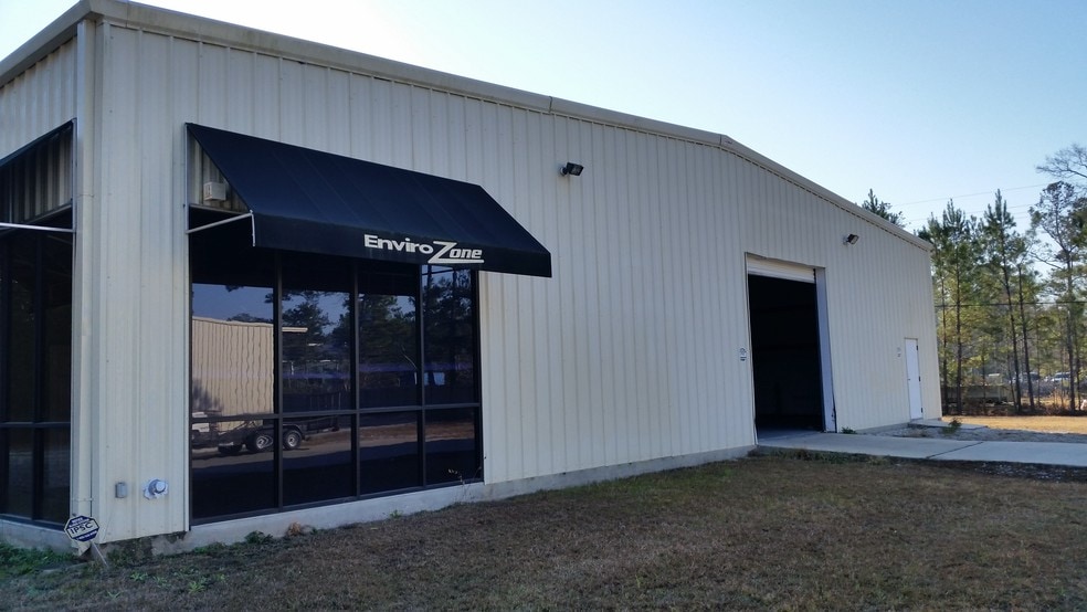 More Photos Of 17588 Hard Hat Dr, Covington Flex For Sale