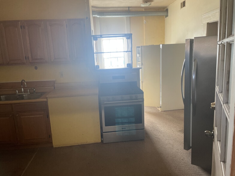 More Photos Of 900 N 2nd St, Saint Charles Storefront Retail Residential For Sale