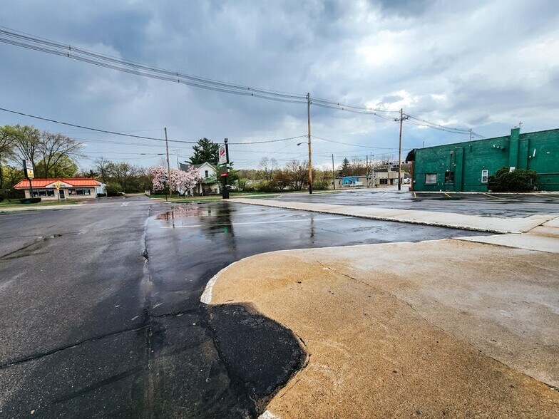 More Photos Of 75 W Carleton Rd, Hillsdale Restaurant For Sale