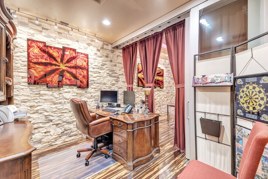 More Photos Of 2411 Holmgren Way, Green Bay Healthcare For Lease