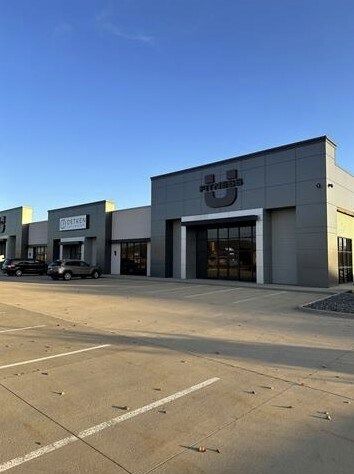 Primary Photo Of 1082 Cedar Cross Rd, Dubuque General Retail For Sale