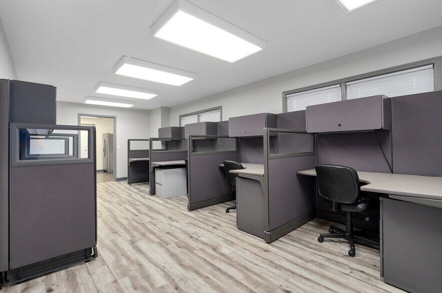 More Photos Of 3560 E Evergreen St, Springfield Office For Sale