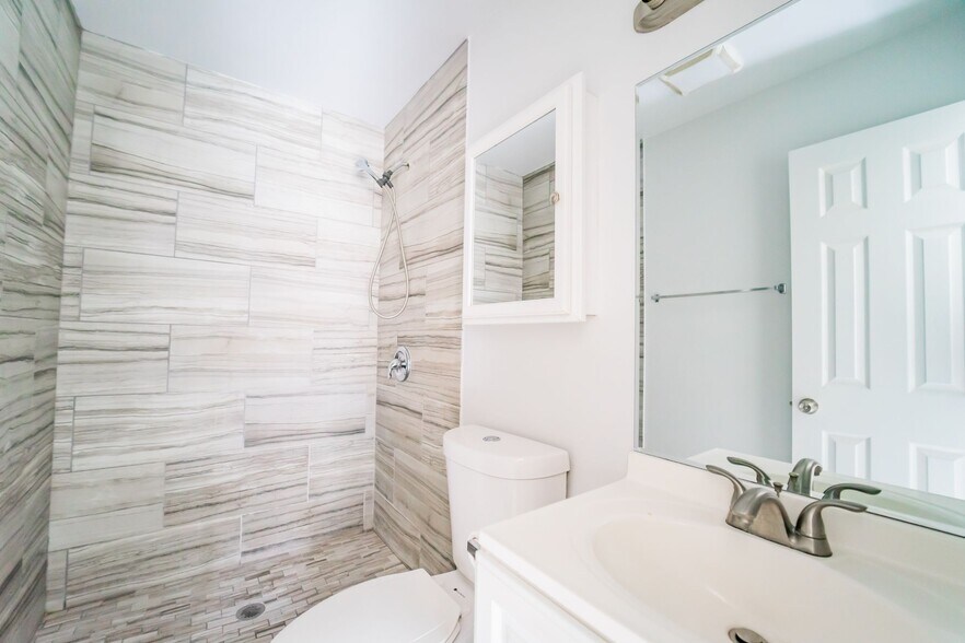 More Photos Of 3845-3855 Chamoune Ave, San Diego Apartments For Sale