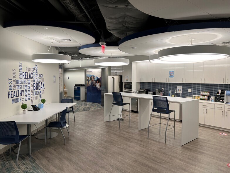 More Photos Of 7700 Old Georgetown Rd, Bethesda Office For Lease