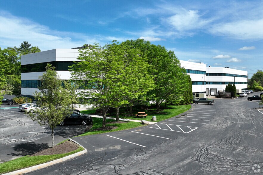 More Photos Of 10 Technology Park Dr, Westford Flex For Lease