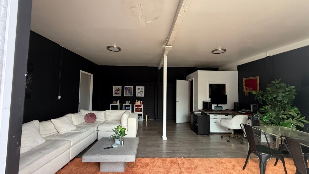More Photos Of 4851-4853 W Jefferson Blvd, Los Angeles Loft Creative Space For Sale