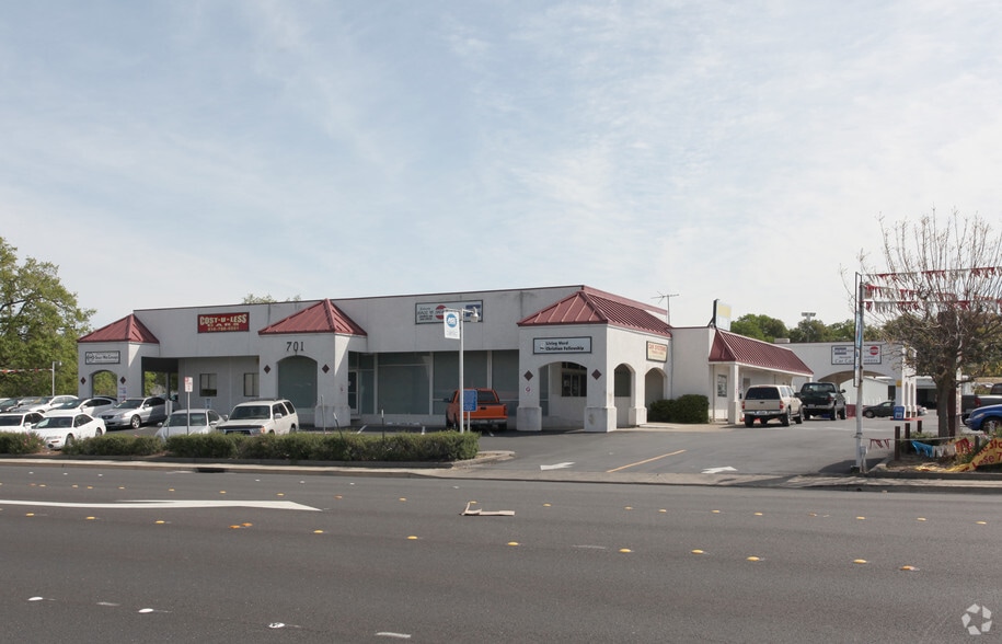 More Photos Of 701 Riverside Ave, Roseville Warehouse For Lease