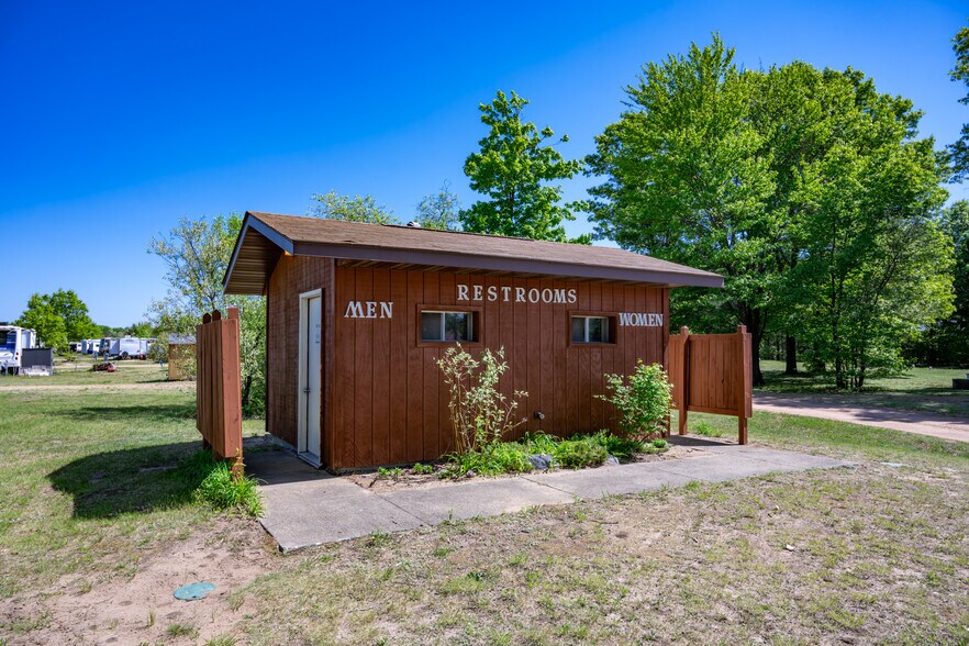 More Photos Of W5630 State Road 21, Necedah Specialty For Sale