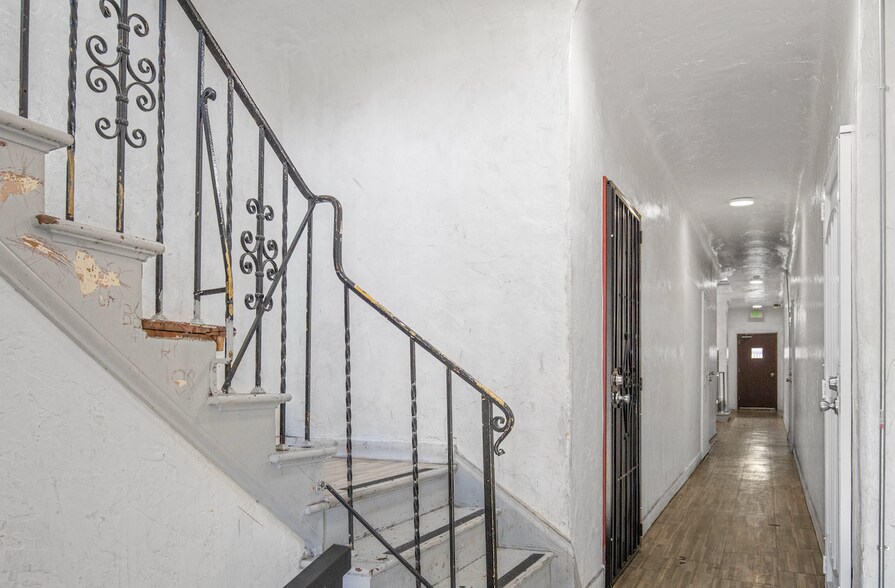 More Photos Of 1103 W 64th St, Los Angeles Apartments For Sale
