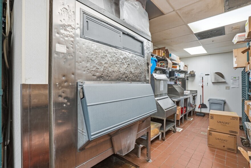 More Photos Of 1331 E North St, Rapid City Restaurant For Sale