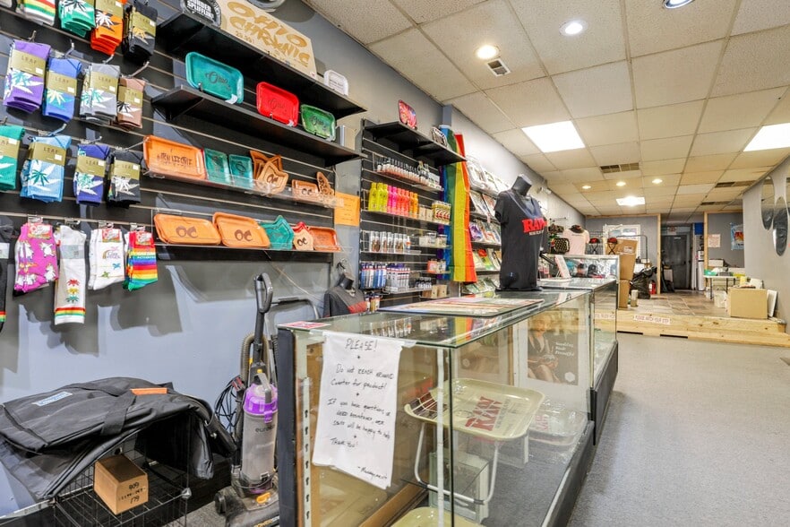 More Photos Of 1186 N High St, Columbus Storefront Retail Office For Sale