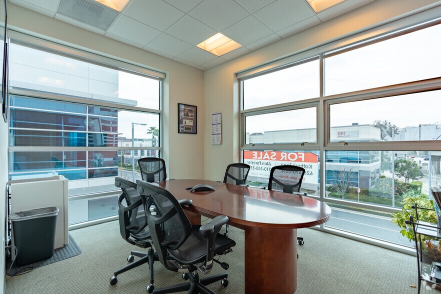 More Photos Of 880 Parkview Dr N, El Segundo Office For Sale