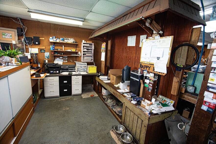 More Photos Of 14825 US Highway 19, Hudson Service For Sale