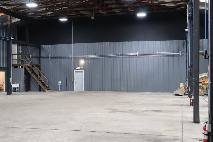 More Photos Of 21740 E Lincoln Hwy, Lynwood Warehouse For Lease