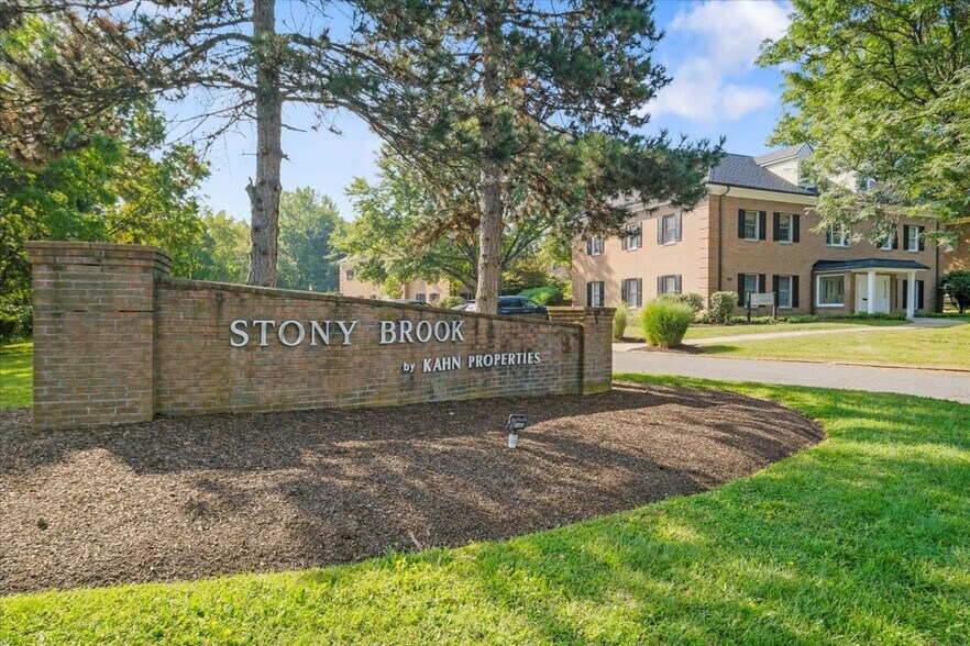 More Photos Of 100 Stony Brook Ct, Newburgh Office For Lease