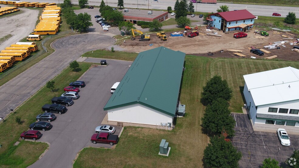 More Photos Of 114 Thomas Cir, Monticello Warehouse For Lease