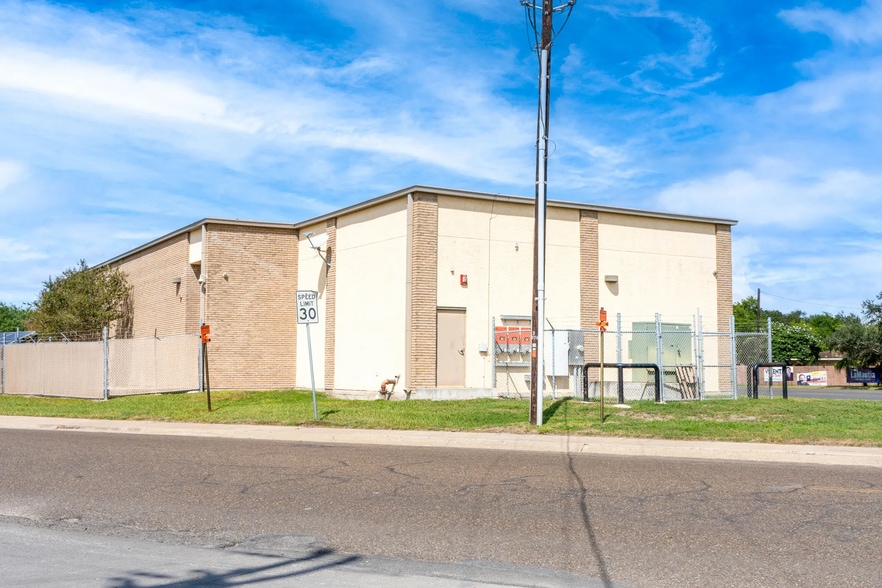 More Photos Of 1121 E Austin, Harlingen Office For Lease