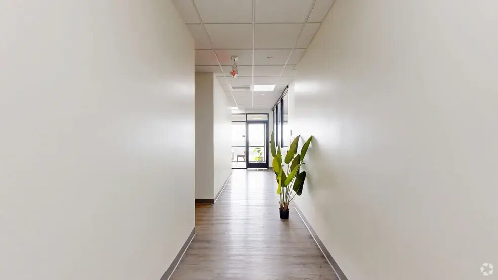More Photos Of 5751 Kroger Dr, Fort Worth Office For Lease