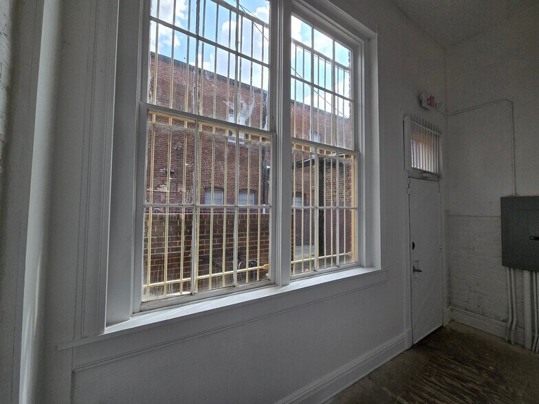 More Photos Of 900-924 W Broad St, Richmond Apartments For Lease