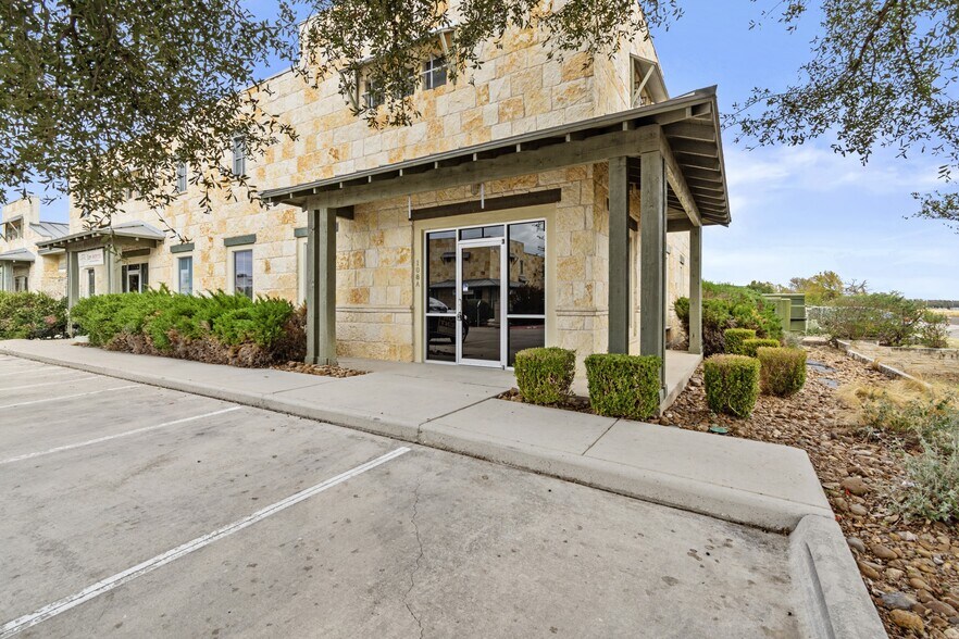 More Photos Of 1920 Corporate Dr, San Marcos Loft Creative Space For Lease